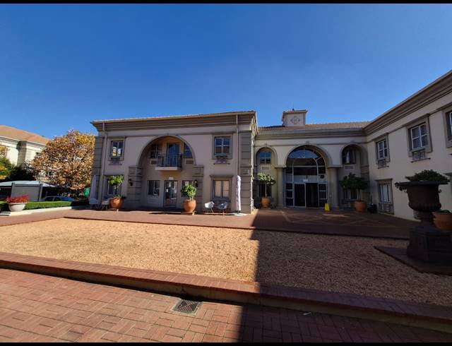 382M² OFFICE TO LET IN HYDE PARK